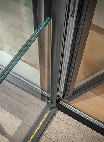 Parapetto in Vetro per Balcone Moderno