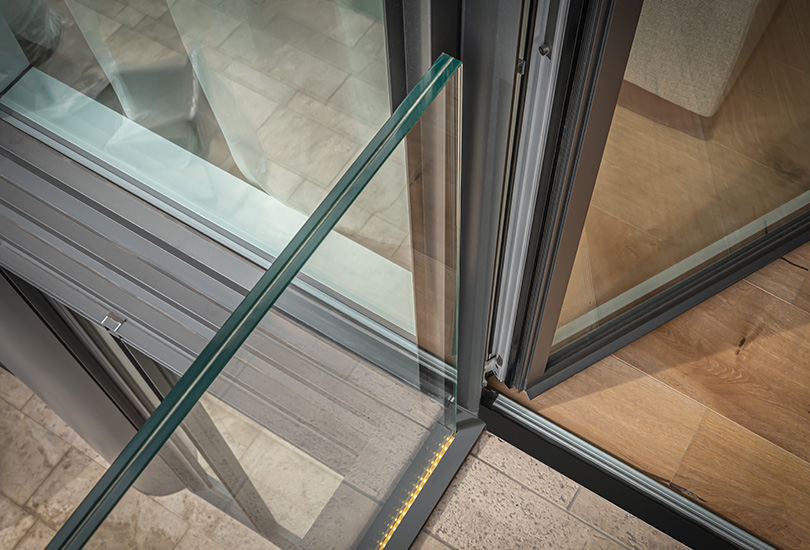 Parapetto in Vetro per Balcone Moderno