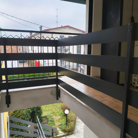 Parapetto in alluminio scala esterna