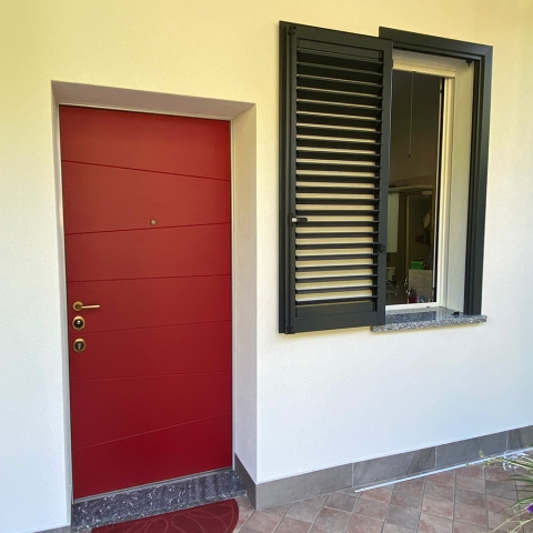 Porta di Ingresso Rossa di Design