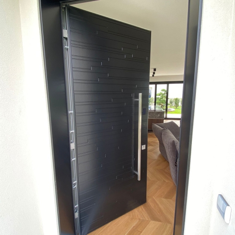 Porta di Ingresso Nera Moderna