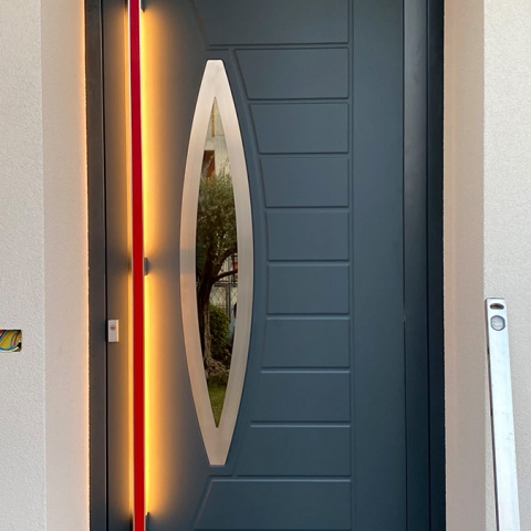 Portoncino d'Ingresso Con Inserto In Vetro e Maniglia Luminosa